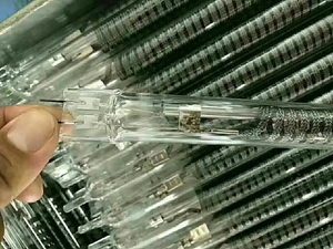 Carbon infrared lamp
